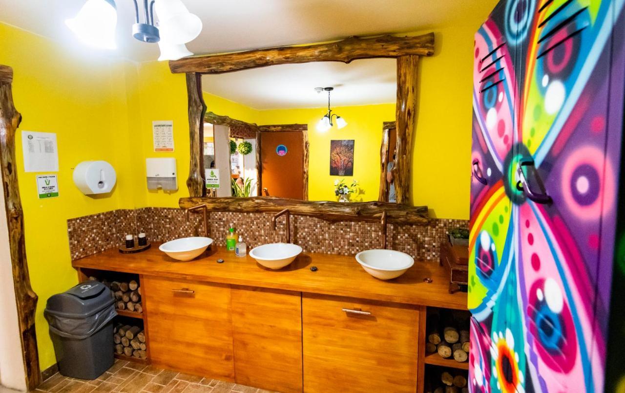 Albergue ADN Algo de Nosotros Medellín Exterior foto