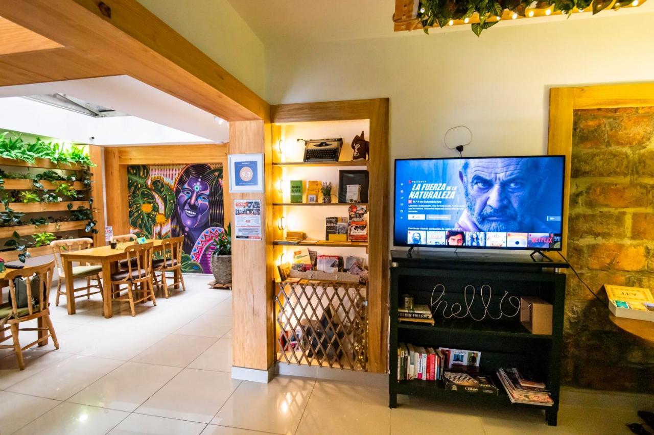 Albergue ADN Algo de Nosotros Medellín Exterior foto