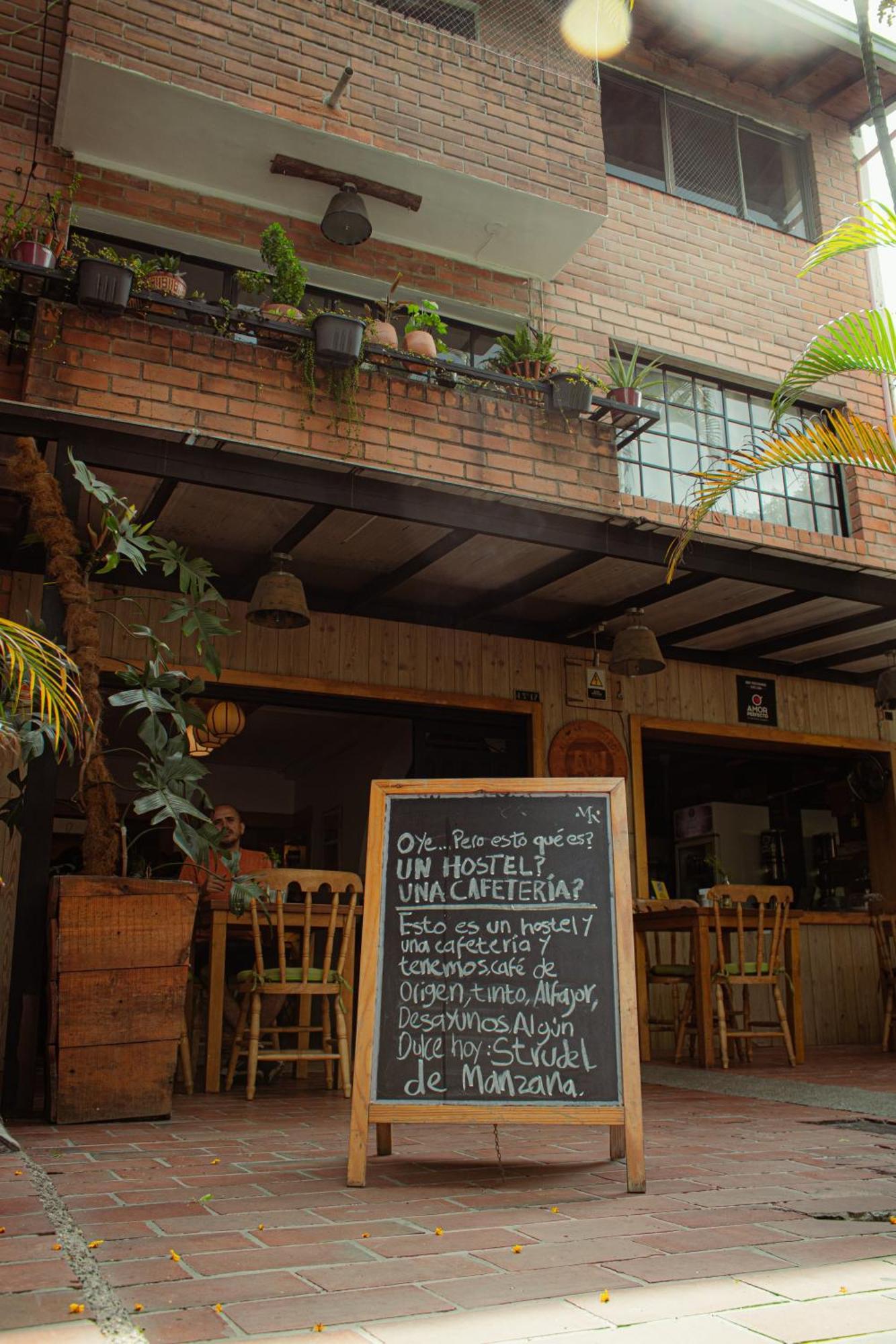 Albergue ADN Algo de Nosotros Medellín Exterior foto